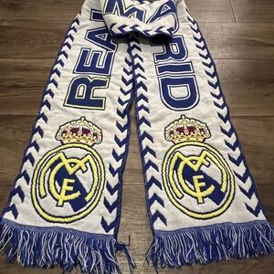 Official Real Madrid Scarf - White & Blue Knit with Fringes - Dated 11-27-2007 -